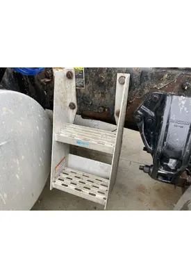 Kenworth T660 Step (Fuel Tank, Fairing