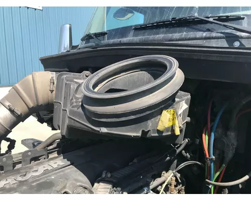 Kenworth T680 Air Cleaner