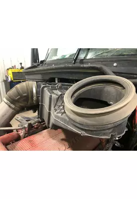 Kenworth T680 Air Cleaner