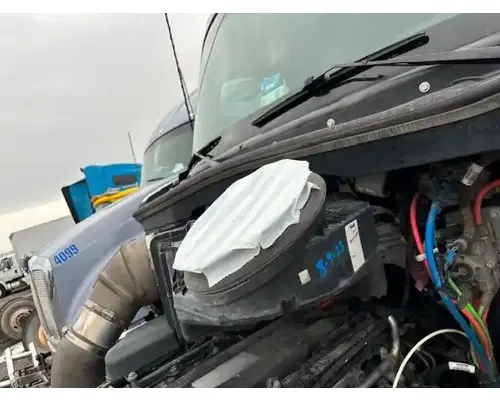 Kenworth T680 Air Cleaner