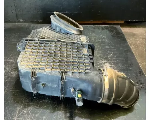 Kenworth T680 Air Cleaner