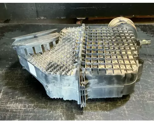 Kenworth T680 Air Cleaner
