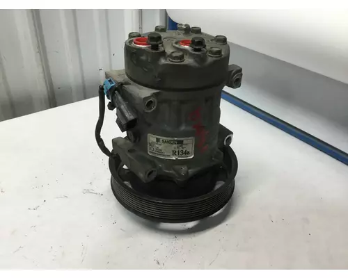 Kenworth T680 Air Conditioner Compressor