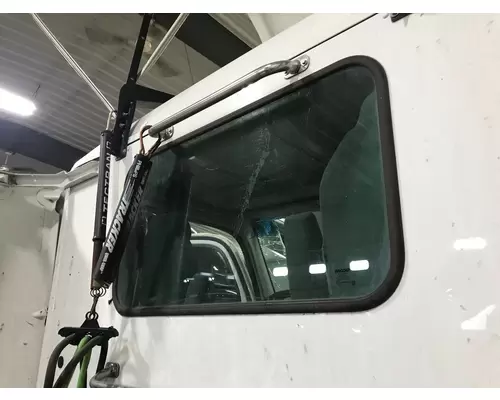 Kenworth T680 Back Glass