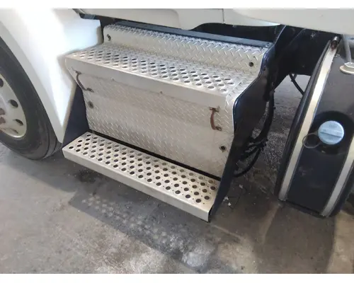 Battery Box KENWORTH T680 LKQ Thompson Motors - Wykoff