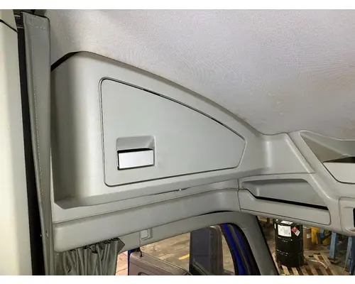 Kenworth T680 Body, Misc. Parts