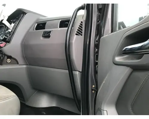 Kenworth T680 Body, Misc. Parts