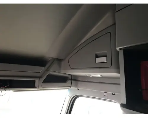 Kenworth T680 Body, Misc. Parts