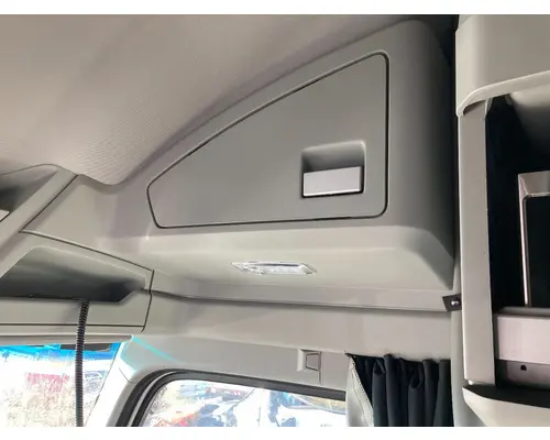 Kenworth T680 Body, Misc. Parts