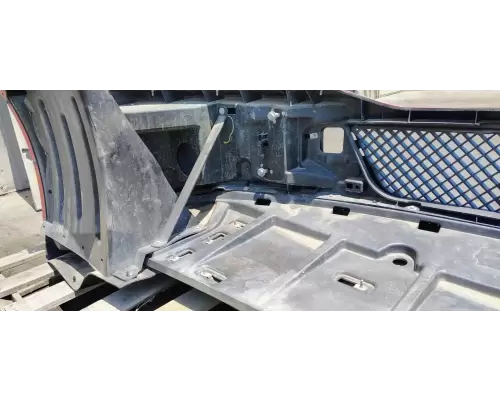 Kenworth T680 Bumper Assembly, Front