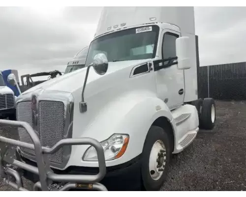 Kenworth T680 Bumper Assembly, Front