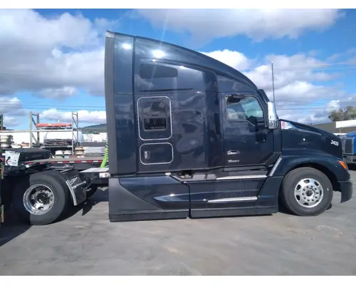 Cab KENWORTH T680 High Mountain Horsepower