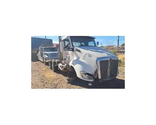 Cab KENWORTH T680 Aaa Truck Salvage