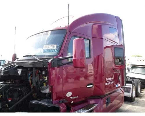 Cab KENWORTH T680 LKQ Heavy Truck - Tampa