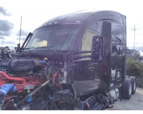 Cab KENWORTH T680 LKQ Heavy Truck - Tampa