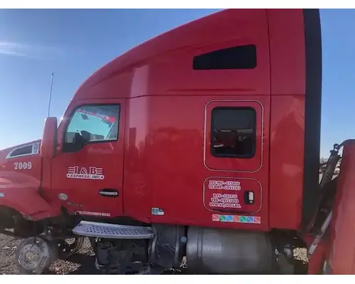 Kenworth T680 Cab