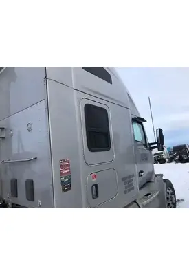 Kenworth T680 Cab