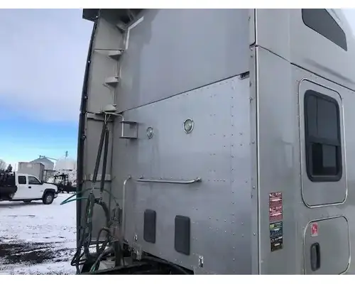 Kenworth T680 Cab