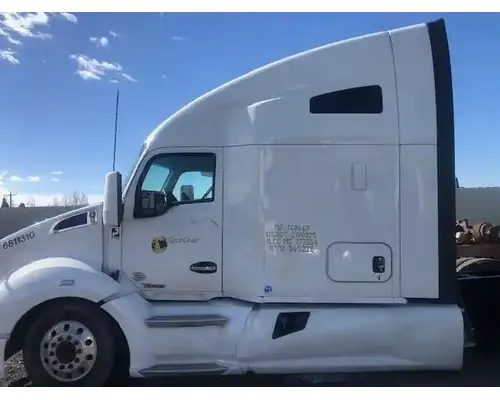 Cab Kenworth T680 HOLST TRUCK PARTS