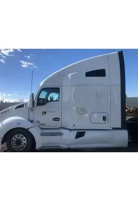 Kenworth T680 Cab