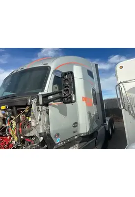 Kenworth T680 Cab