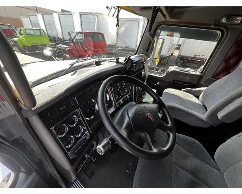 Cab KENWORTH T680 DTI Trucks