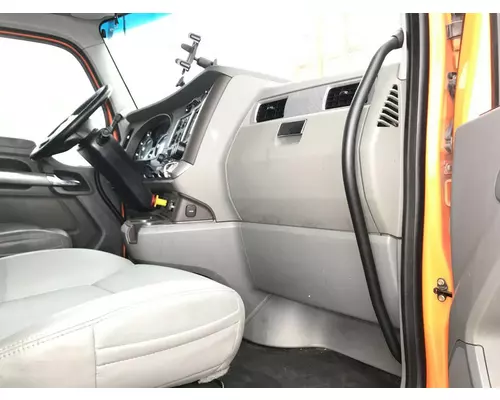 Kenworth T680 Dash Assembly