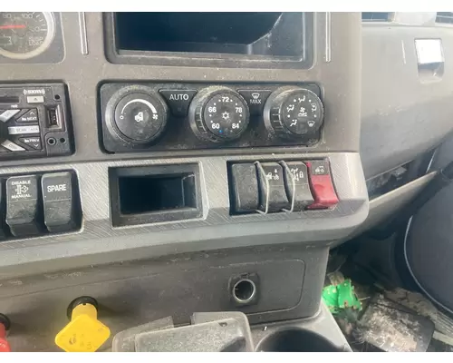 Kenworth T680 Dash Assembly