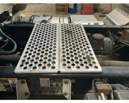 Kenworth T680 Deckplate