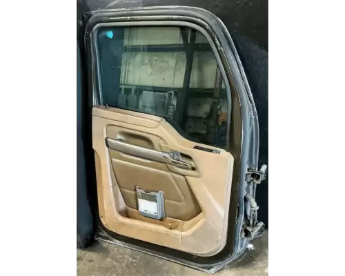 Kenworth T680 Door Assembly, Front