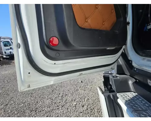 Kenworth T680 Door Assembly, Front