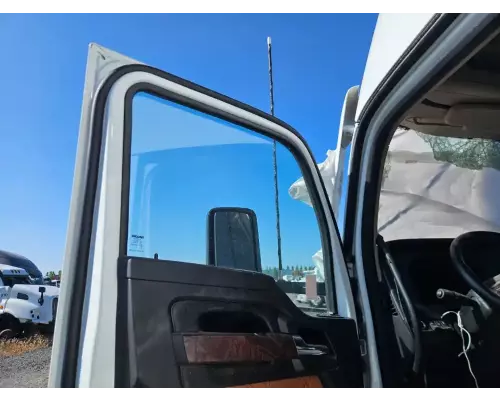 Kenworth T680 Door Assembly, Front
