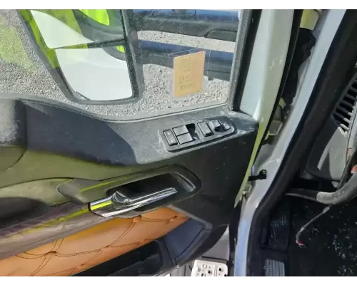 Kenworth T680 Door Assembly, Front