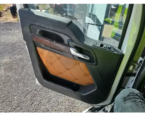 Kenworth T680 Door Assembly, Front