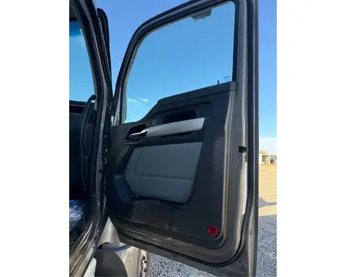 Kenworth T680 Door Assembly, Front