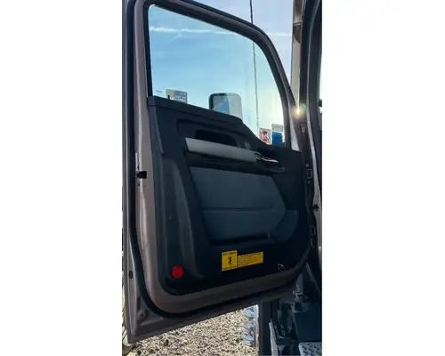 Kenworth T680 Door Assembly, Front