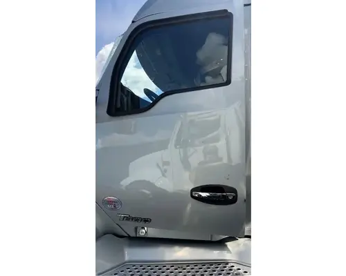 Kenworth T680 Door Assembly, Front