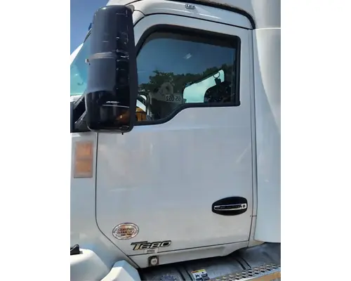Kenworth T680 Door Assembly, Front