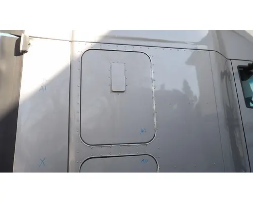 Running Board KENWORTH T680 LKQ Thompson Motors - Wykoff