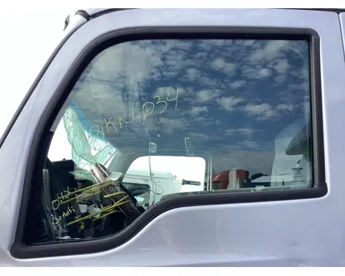 Door Glass, Front Kenworth T680 Vander Haags Inc WM