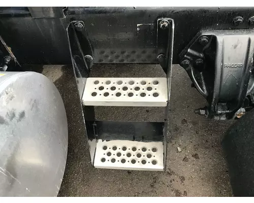 Kenworth T680 Engine Brackets, Misc.