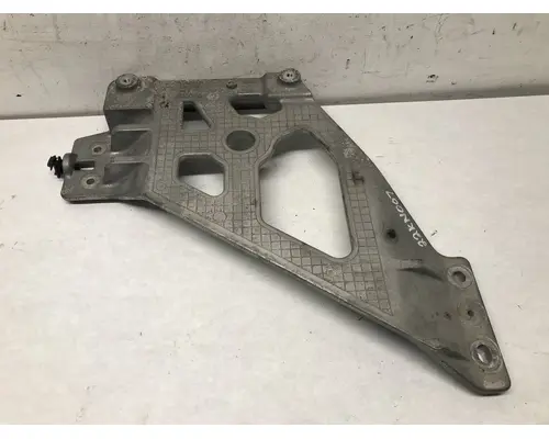 Kenworth T680 Engine Brackets, Misc.