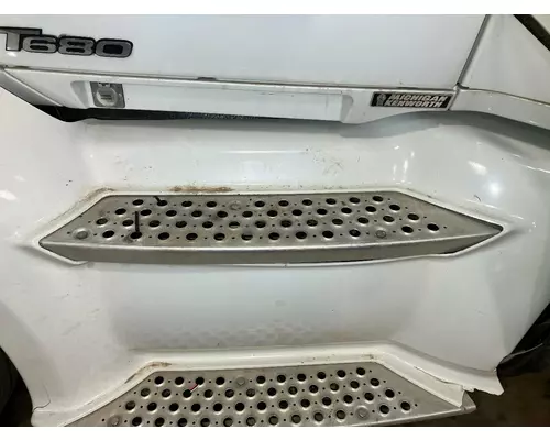 Kenworth T680 Engine Brackets, Misc.