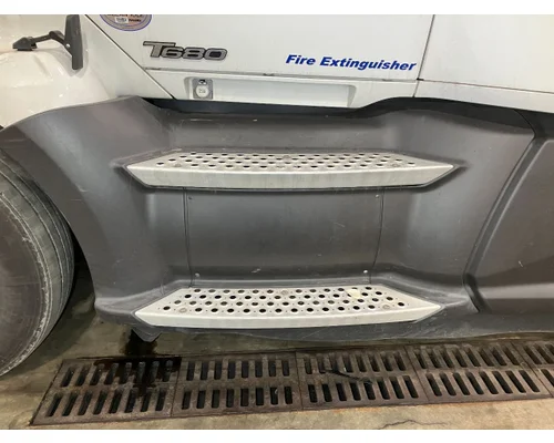Kenworth T680 Fairing (Side)