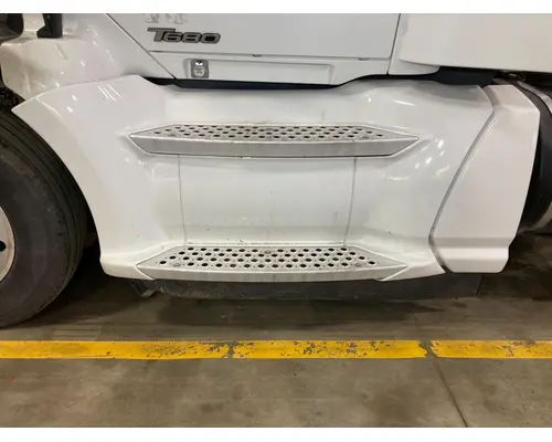 Kenworth T680 Fairing (Side)