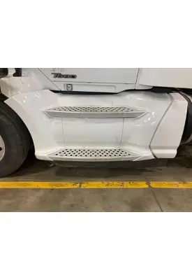 Kenworth T680 Fairing (Side)