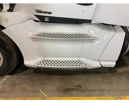 Kenworth T680 Fairing (Side)