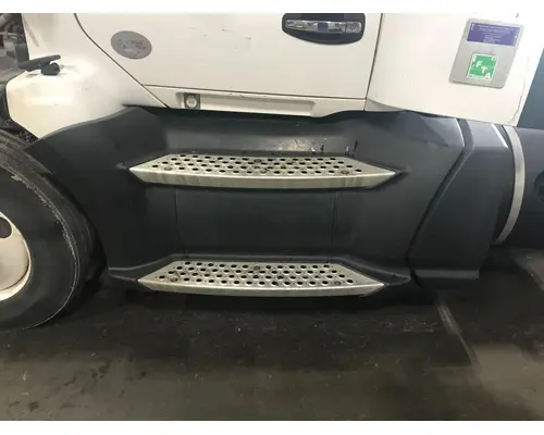 Kenworth T680 Fairing (Side)