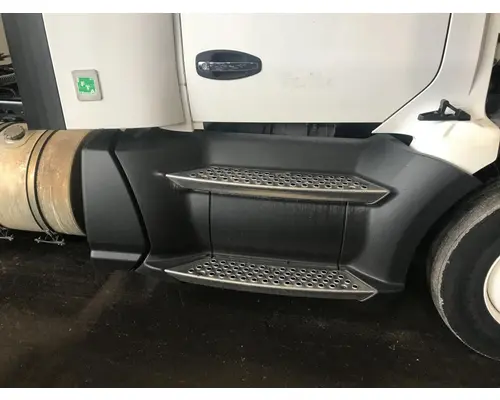 Kenworth T680 Fairing (Side)