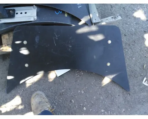 Fender Moulding KENWORTH T680 LKQ KC Truck Parts - Inland Empire